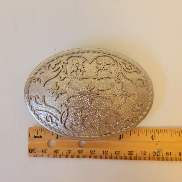 Vintage Western Buckle Oval Embossed Floral Patern Silver Tone - Picture 6 of 7